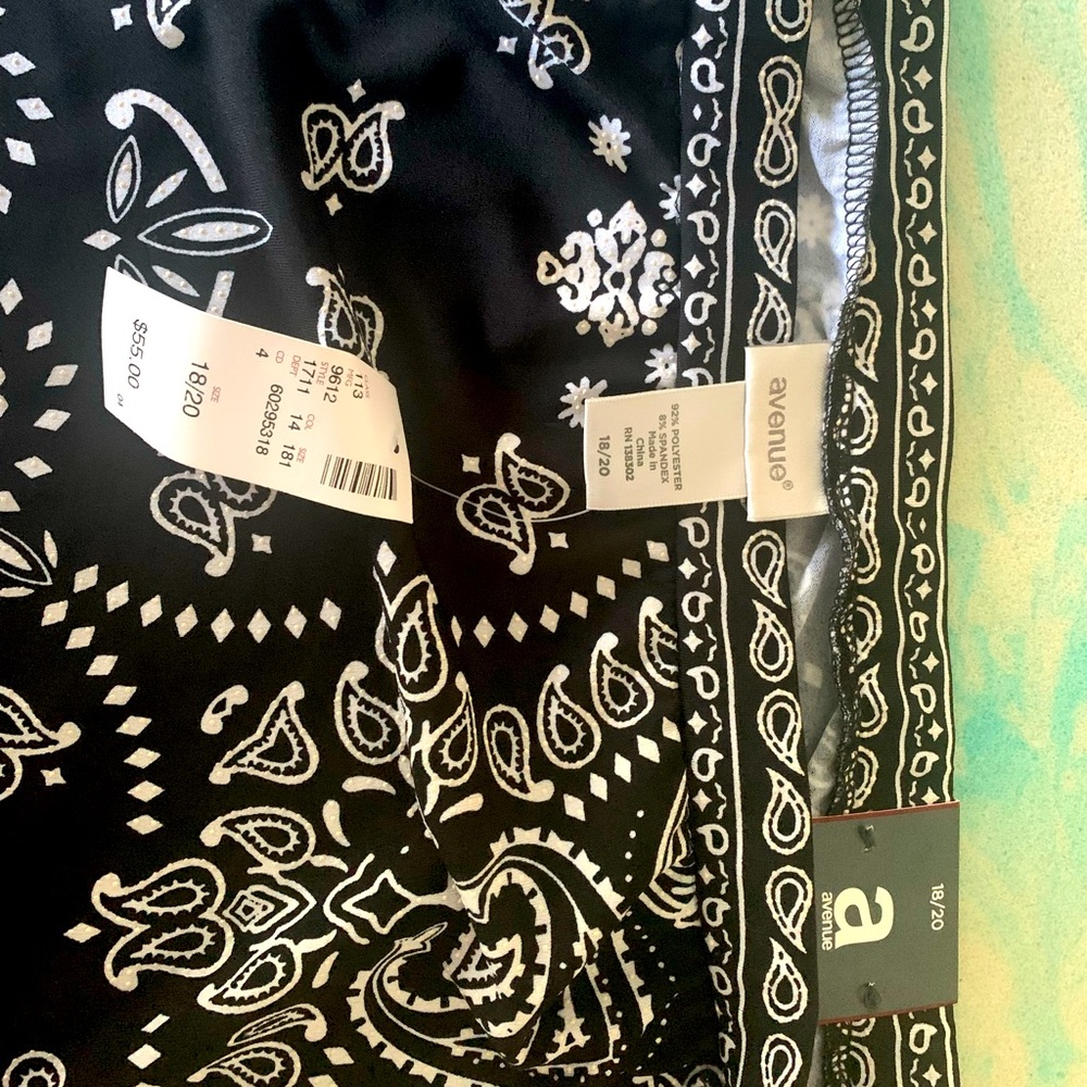 BNWT Avenue ankle length skirt